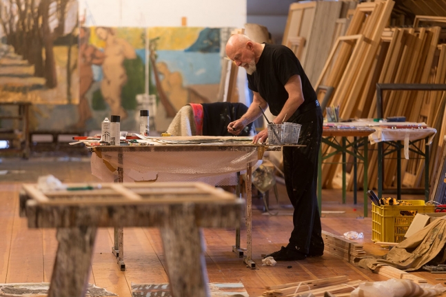 Markus L&uuml;pertz in his studio, 2020.